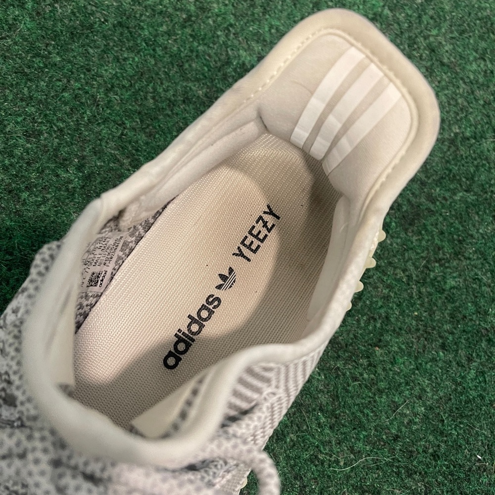 Yeezy V2 Static Sneakers - Picture 6 of 10